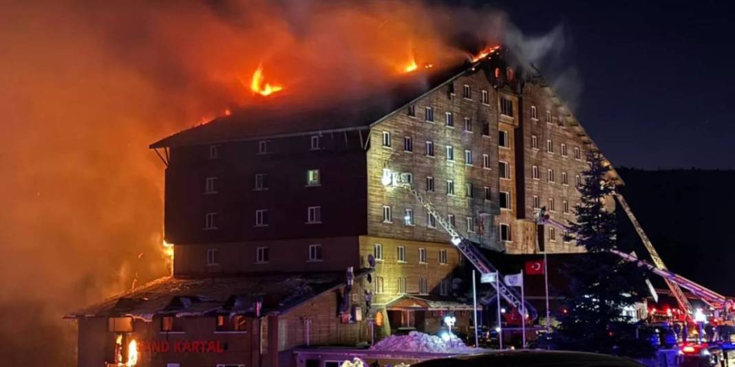 Kartalkaya faciasına sessiz protesto: İsyanlarını beyaz çarşaf asarak dillendirdiler 1